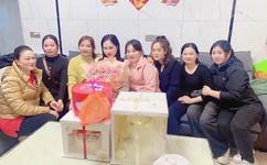 你看你的水喷得到处都是若若